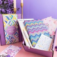 DOODLE Stationery Gift Set For Colleagues, Women & Loved Ones | 6-in-1 (13 Components) | Hard Notebook, Pen, Notepad, Notecards & Motivational Quote Card | Valentine Day Gift | Women's Day Gift